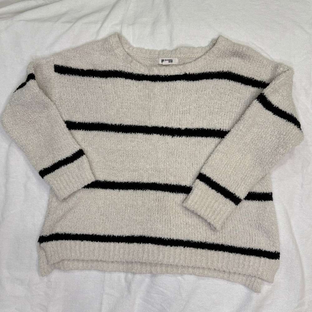BB Dakota sweater small